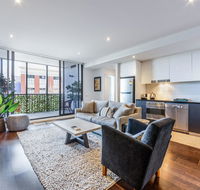 Stylish 2-bed 2 bath with free parking pool gym wifi - Accommodation Melbourne