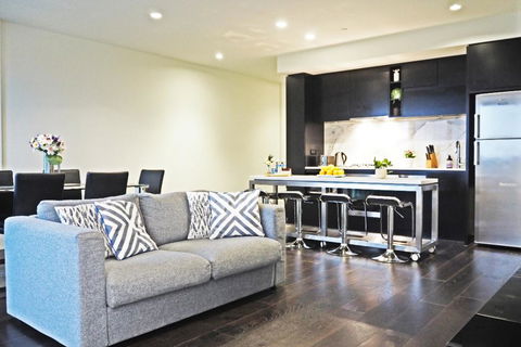STYLISH 2BR 2BTH + CAR = HEART OF SOUTH YARRA - Accommodation Melbourne 2
