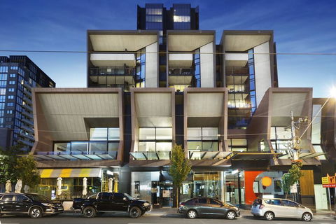 STYLISH 2BR 2BTH + CAR = HEART OF SOUTH YARRA - Accommodation Melbourne 0