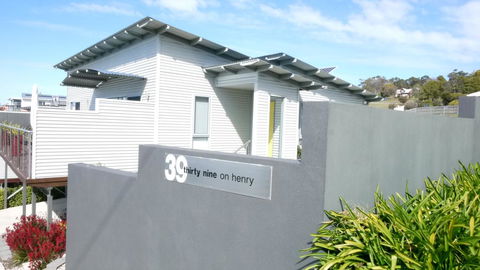 Stylish Holiday Unit - Accommodation Melbourne 0