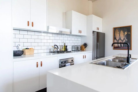 Stylish Warehouse Conversion In The Heart Of Fitzroy - Accommodation Melbourne 3