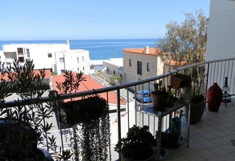 Sun, Sand, Sea And Salty Kisses Cottesloe Beach House - Accommodation Melbourne 0