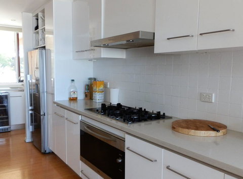 Sun, Sand, Sea And Salty Kisses Cottesloe Beach House - Accommodation Melbourne 1