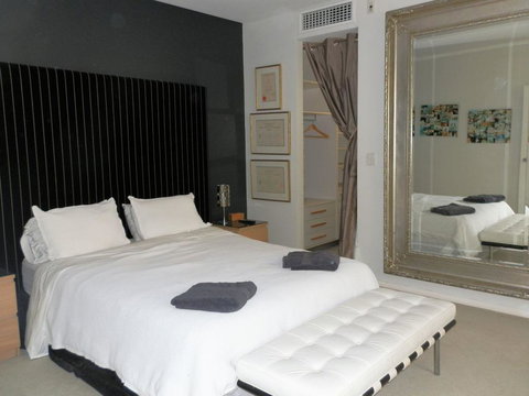 Sun, Sand, Sea And Salty Kisses Cottesloe Beach House - Accommodation Melbourne 2