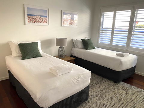 Sundecks - Accommodation Melbourne 2