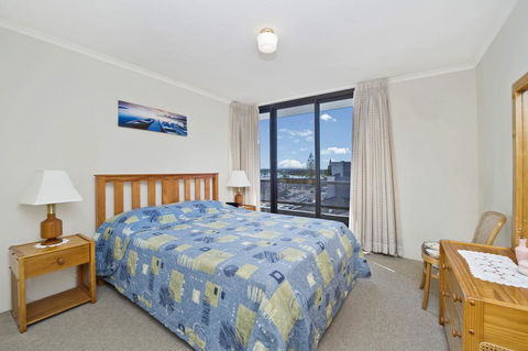 Sundial 602 8-10 Hollingworth Street - Accommodation Melbourne 3