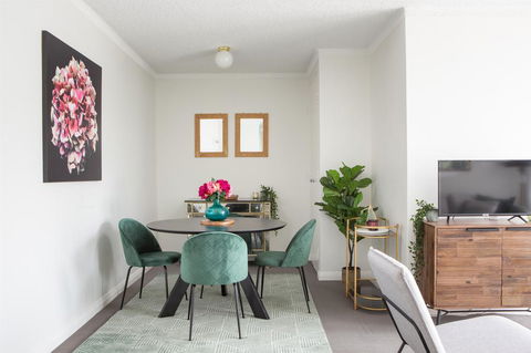 Sunny Apartment In Quiet And Green Neighbourhood - Accommodation Melbourne 2