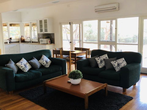 Sunny Corner Lake Eildon - Melbourne 4u 2