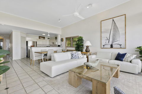 Sunshine Beach Penthouse With Beach Views - Unit 9/21 Park Crescent, Sunshine Beach - Accommodation Melbourne 2