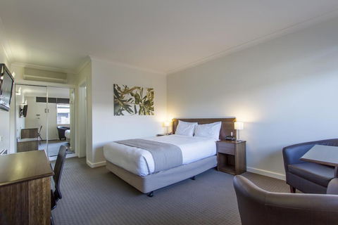 Sunshine Motor Inn - Accommodation Melbourne 3