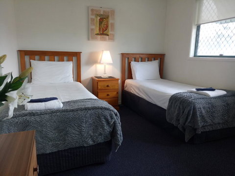 Sunshine Towers Holiday Apartments - Accommodation Melbourne 3