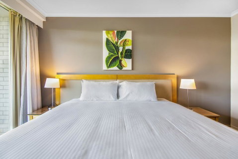 Super Convenient Apartment With Garden Views - Accommodation Melbourne 1