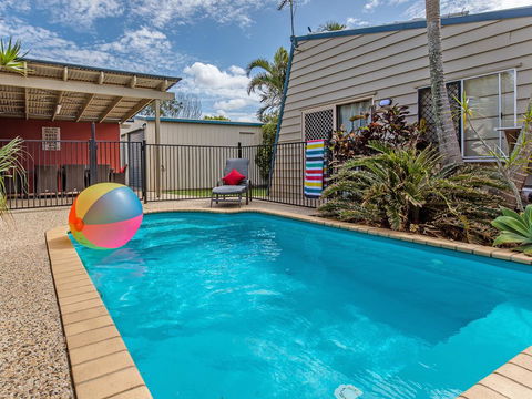 Surf Club House, Pet Friendly, Sunshine Coast, Holiday House, Marcoola - Accommodation Melbourne 0