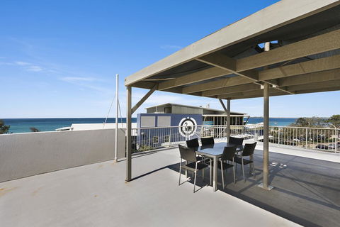 Surfcomber On The Beach - Accommodation Melbourne 1