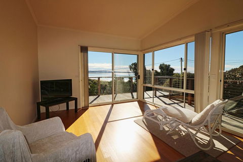 Surfside - Accommodation Melbourne 0