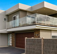 Swan Bay Views