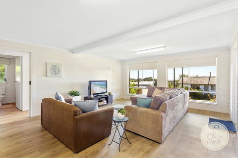 TASSIE SEASIDE SERENITY - L'Abode Accommodation - Accommodation Melbourne 1