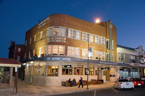 The Alpine Hotel - Accommodation Melbourne 0