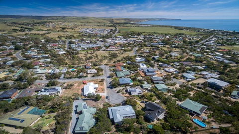The Banksia - 3 Banksia Court, Normanville - Accommodation Melbourne 2