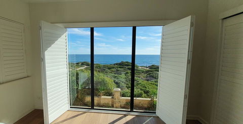 The Beach House - Port Bouvard - Accommodation Melbourne 3