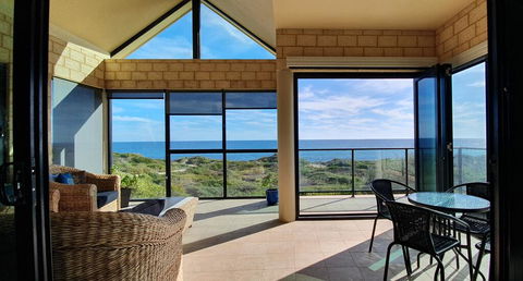 The Beach House - Port Bouvard - Accommodation Melbourne 0