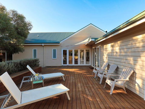 The Beach House - Quintessential Holiday House With Open Fireplace! - Accommodation Melbourne 0