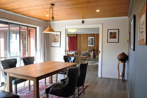 The Hobart Entrance - Accommodation Melbourne 0