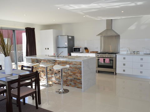 170 Hazards View - Unit 1 - Accommodation Melbourne 4