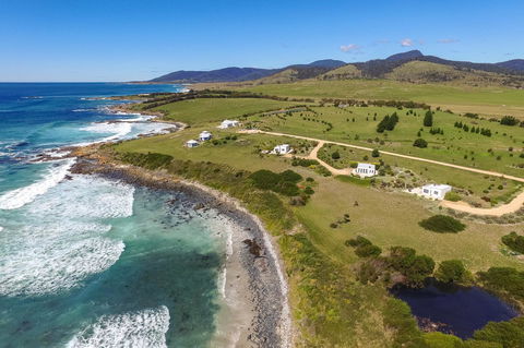 Saltwater - Absolute Oceanfront, Hot Tubs, Sauna, Fire Pits - Accommodation Melbourne 32