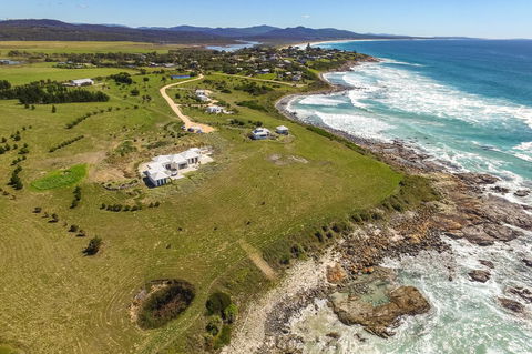 Saltwater - Absolute Oceanfront, Hot Tubs, Sauna, Fire Pits - Accommodation Melbourne 26