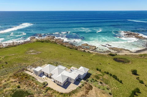 Saltwater - Absolute Oceanfront, Hot Tubs, Sauna, Fire Pits - Accommodation Melbourne 24