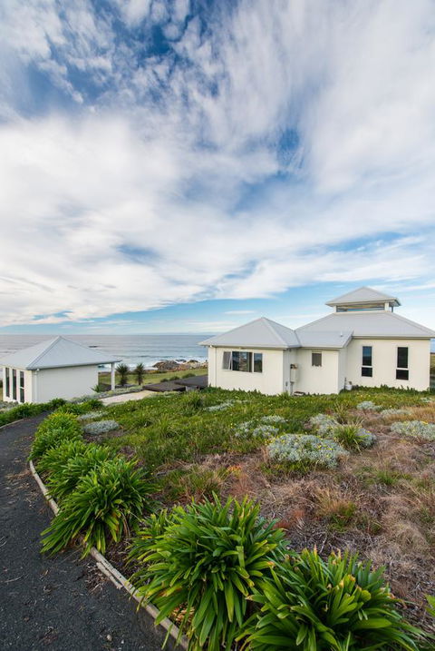 Saltwater - Absolute Oceanfront, Hot Tubs, Sauna, Fire Pits - Accommodation Melbourne 11