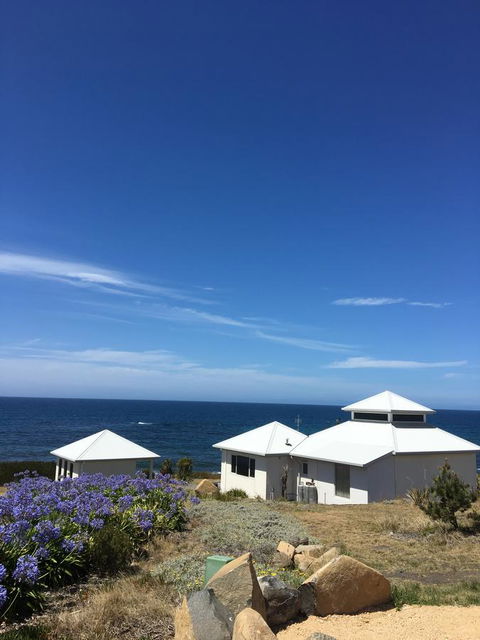 Saltwater - Absolute Oceanfront, Hot Tubs, Sauna, Fire Pits - Accommodation Melbourne 1