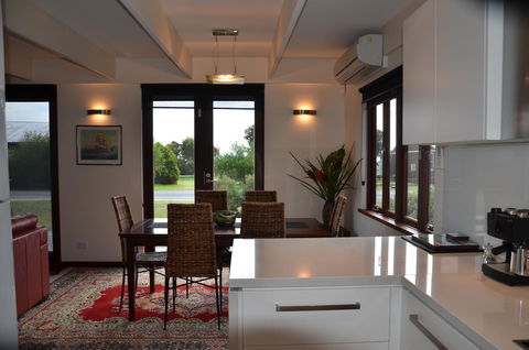 Yolla Beach House - Accommodation Melbourne 2