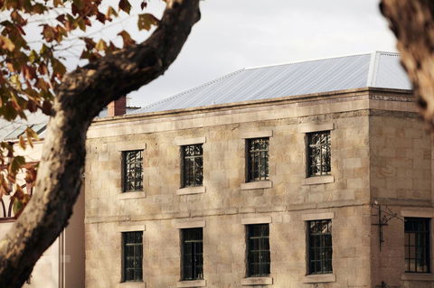 Moss Hotel - Accommodation Melbourne 1