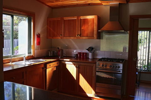 Hazards Beach House - Accommodation Melbourne 4