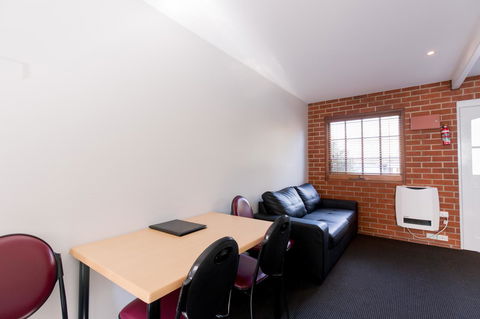 Bay Hotel Apartments - Accommodation Melbourne 9