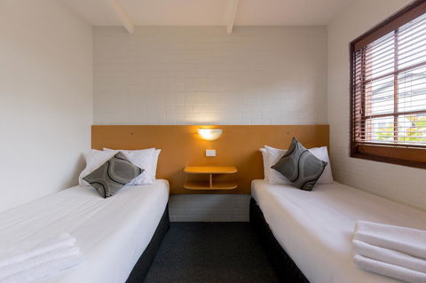 Bay Hotel Apartments - Accommodation Melbourne 4