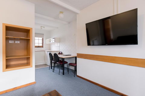 Bay Hotel Apartments - Accommodation Melbourne 36