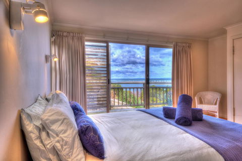 The Strand ~ On The Edge Of The Beach - Accommodation Melbourne 2