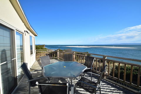 The Strand ~ On The Edge Of The Beach - Accommodation Melbourne 14