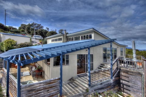 The Strand ~ On The Edge Of The Beach - Accommodation Melbourne 8