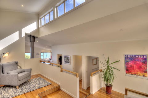 The Strand ~ On The Edge Of The Beach - Accommodation Melbourne 7