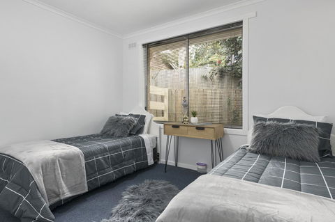 Elkie Villa - 2 Bedroom Unit - Burnie - Melbourne 4u 2