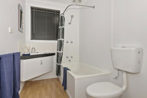 Elkie Villa - 2 Bedroom Unit - Burnie - Melbourne 4u 6