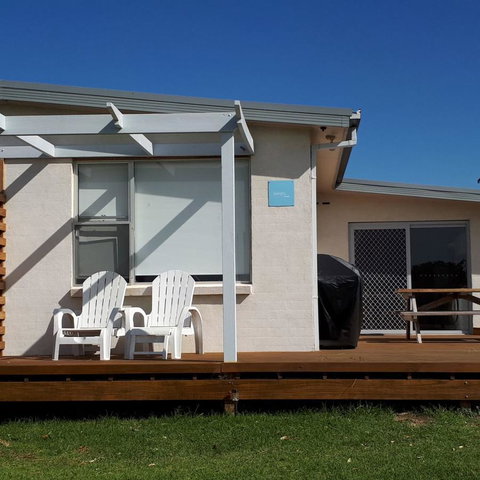 Beach Hut Scamander - Accommodation Melbourne 2