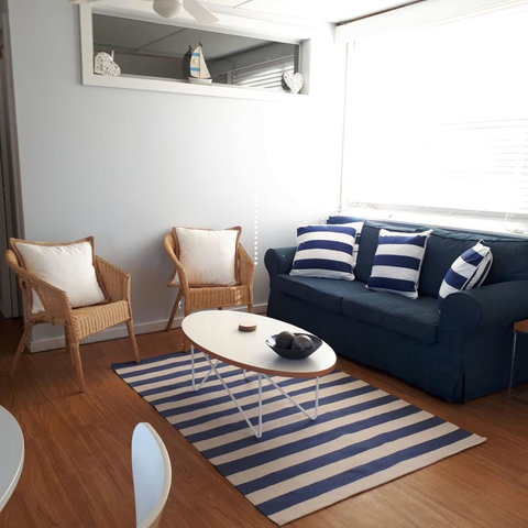 Beach Hut Scamander - Accommodation Melbourne 1