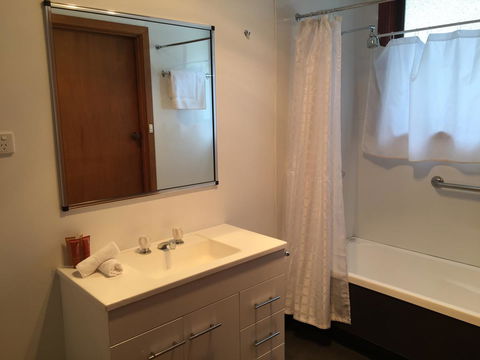 Regatta Point Tavern & Holiday Villas - Accommodation Melbourne 3