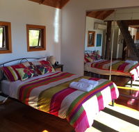 The Tree House - Accommodation Melbourne