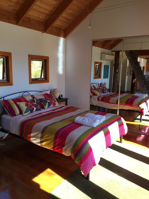 The Tree House - Accommodation Melbourne 0